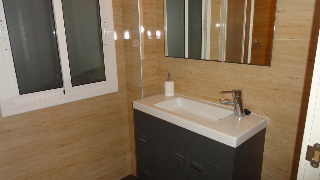 Zona Playa De San Sebastian Apartment *