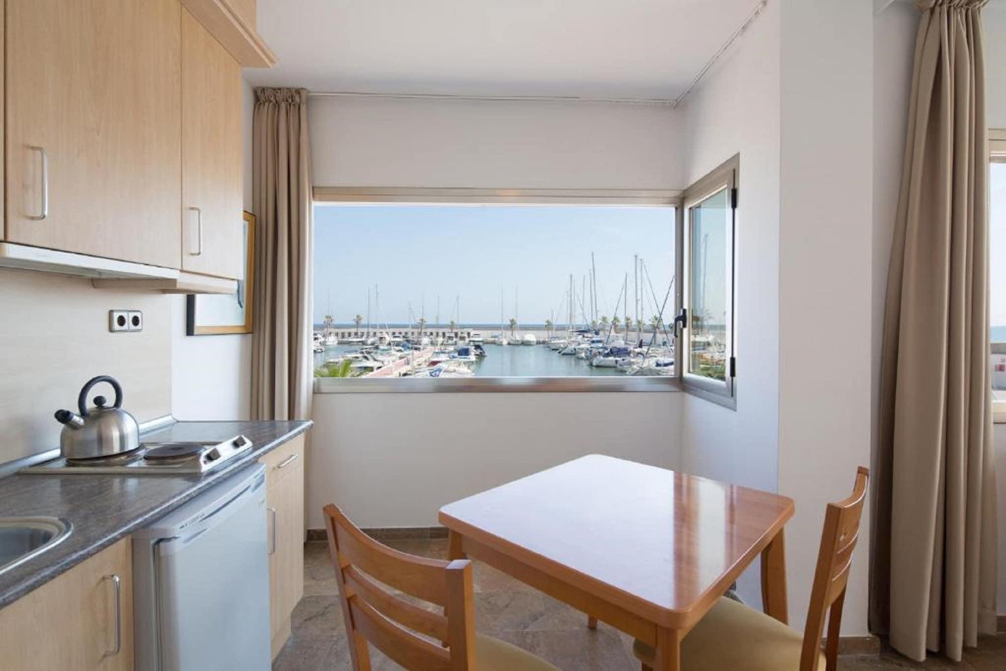 Port Hotel 4*
