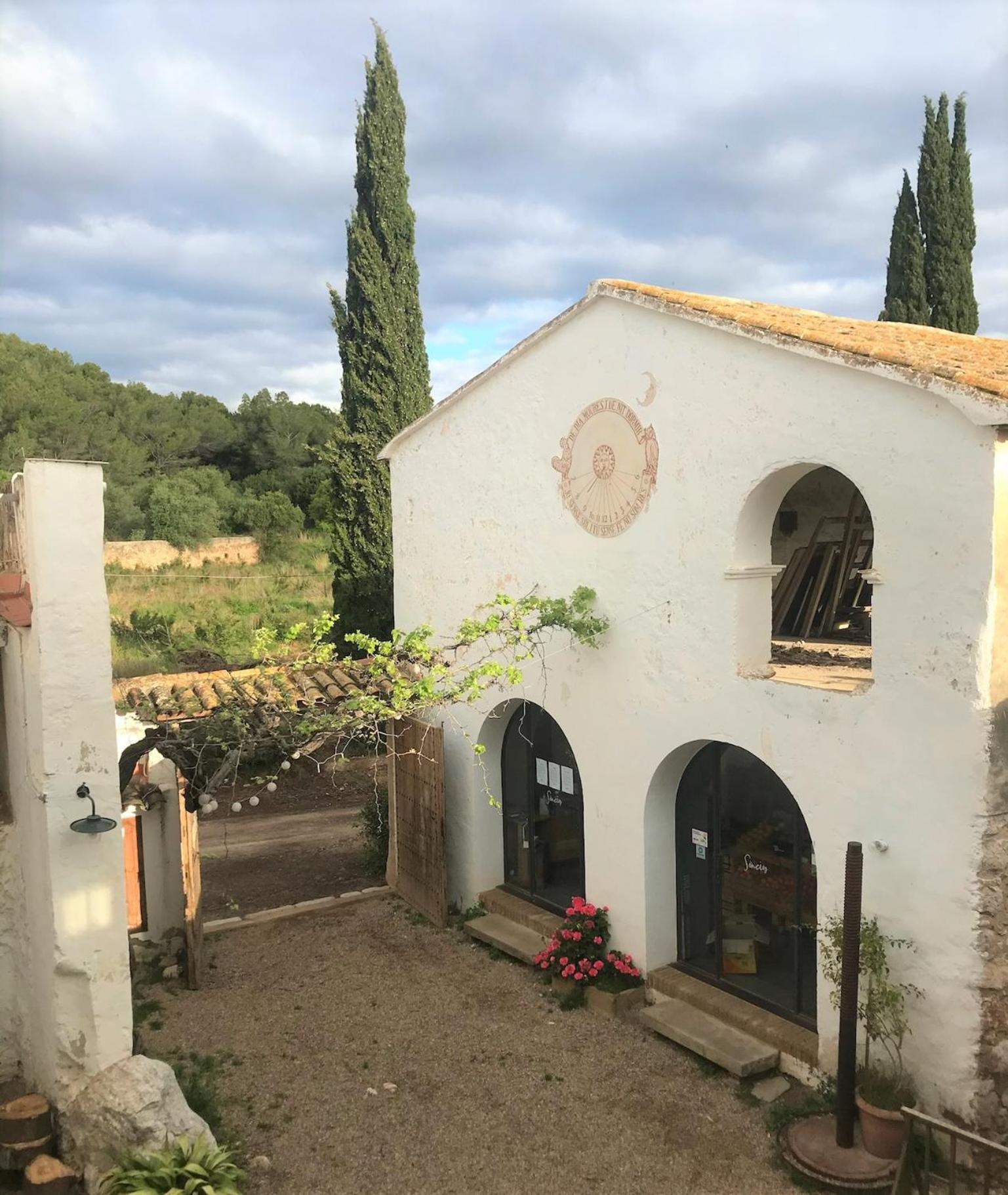 Masia Centenaria En * Sitges
