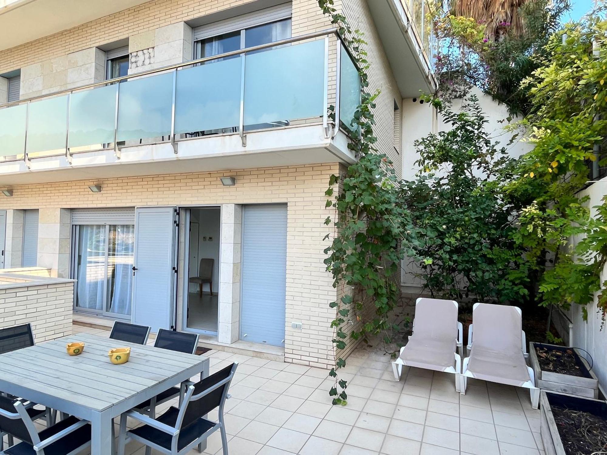 Tranquil Duplex In Sitges, Barcelona,sea Views, Parking, Terrace Apartment Sitges