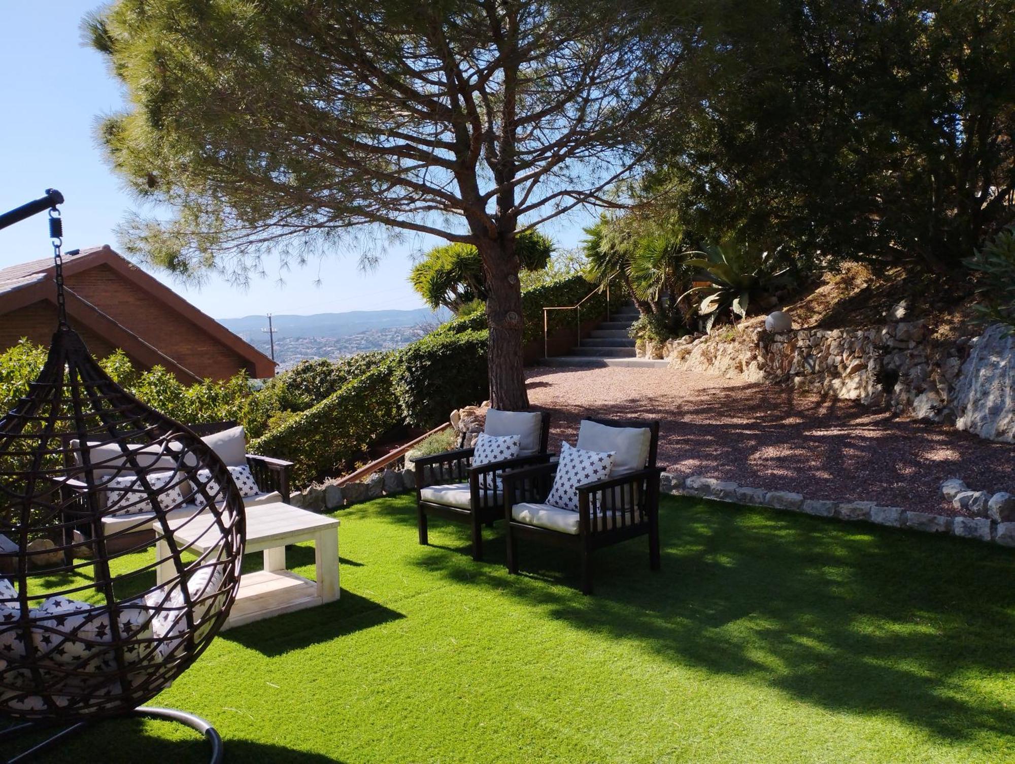 Spaces Sea View Villa- 6 Bedrooms, 5 Bathrooms, 2 Private Pools, Near Center * Sitges