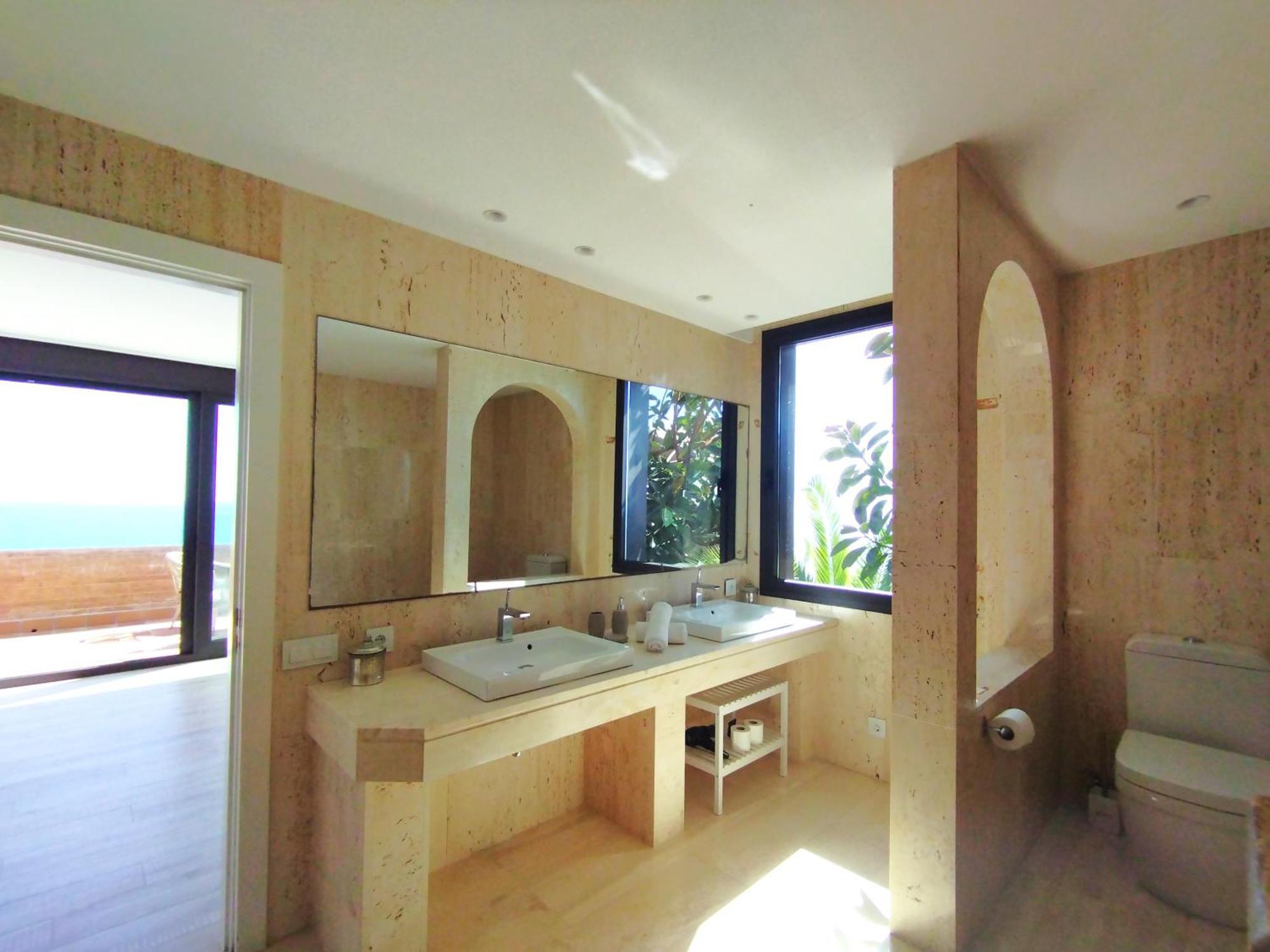 Spaces Sea View Villa- 6 Bedrooms, 5 Bathrooms, 2 Private Pools, Near Center Villa Sitges
