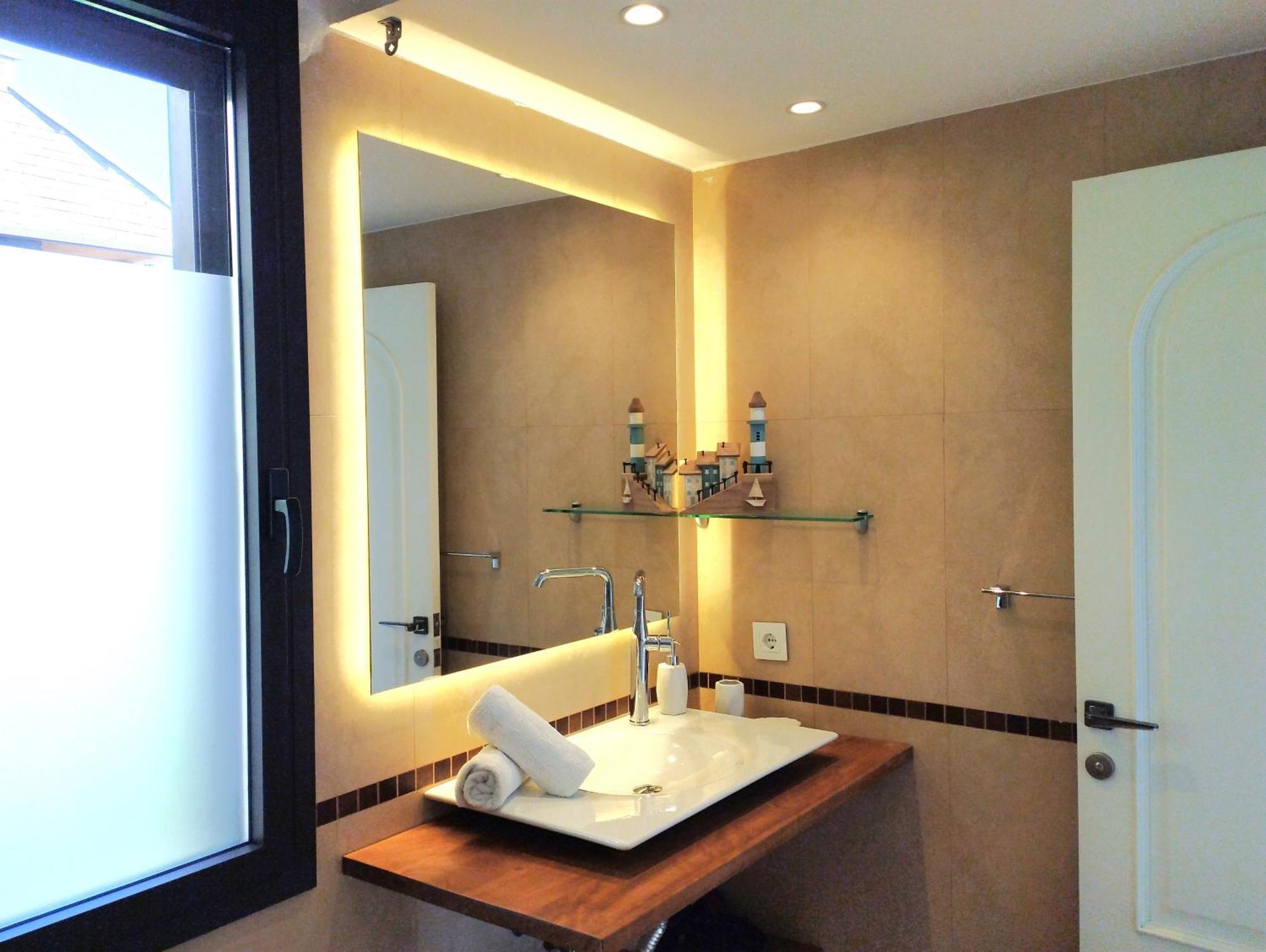 Spaces Sea View Villa- 6 Bedrooms, 5 Bathrooms, 2 Private Pools, Near Center Villa *