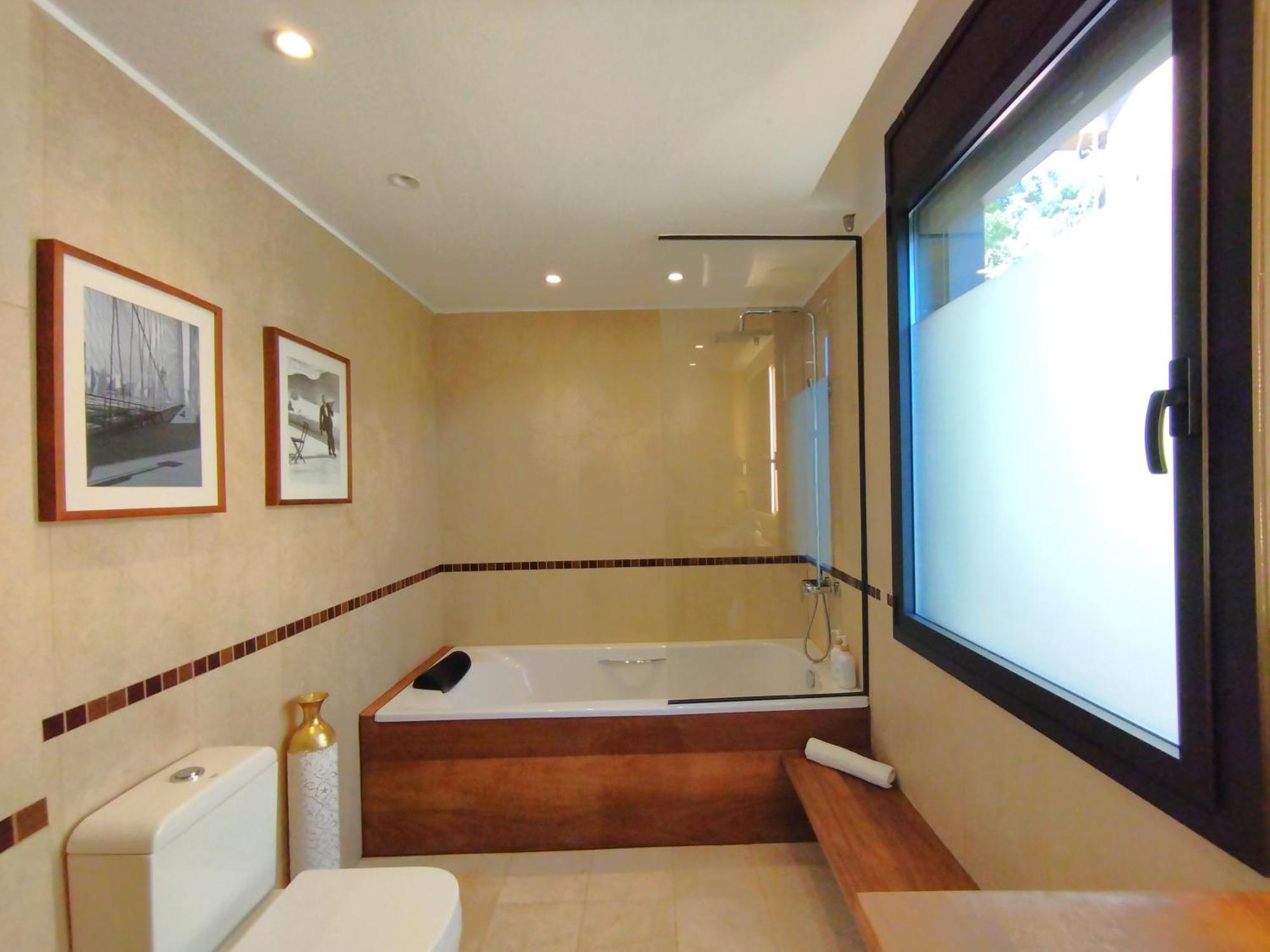 Spaces Sea View Villa- 6 Bedrooms, 5 Bathrooms, 2 Private Pools, Near Center * Sitges