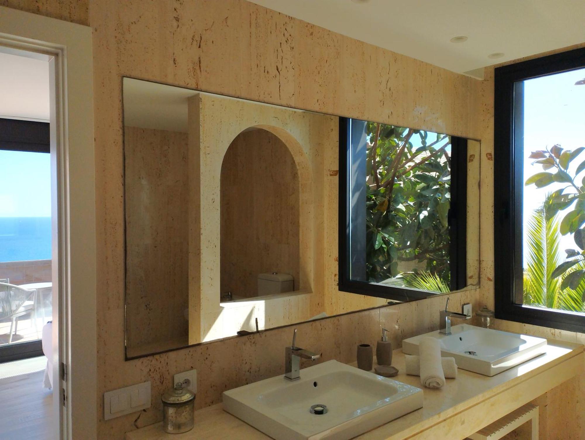 Villa Spaces Sea View Villa- 6 Bedrooms, 5 Bathrooms, 2 Private Pools, Near Center