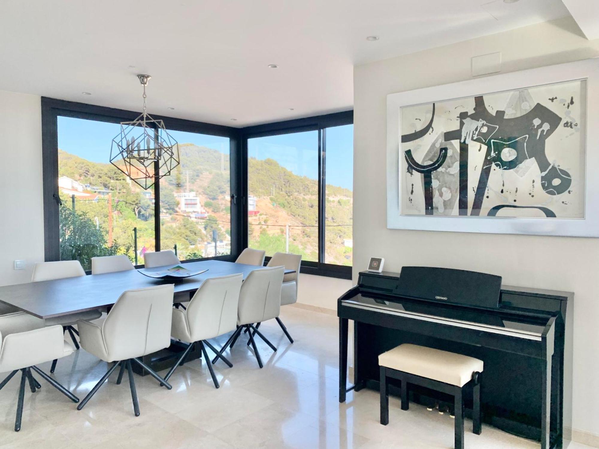 Spaces Sea View Villa- 6 Bedrooms, 5 Bathrooms, 2 Private Pools, Near Center Sitges