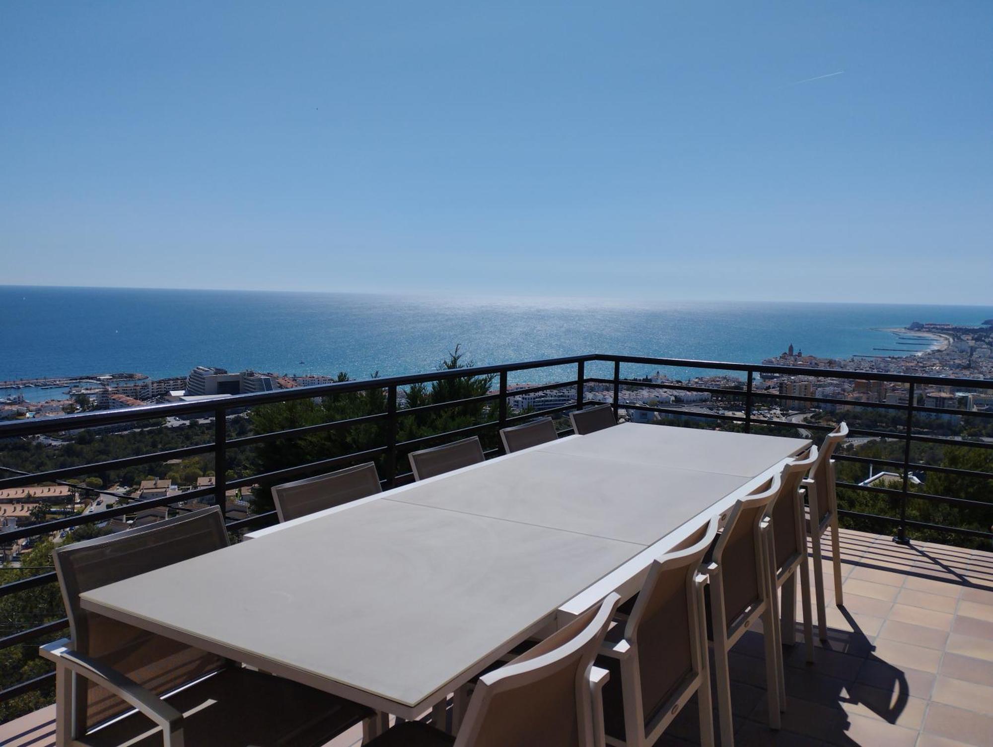Spaces Sea View Villa- 6 Bedrooms, 5 Bathrooms, 2 Private Pools, Near Center *