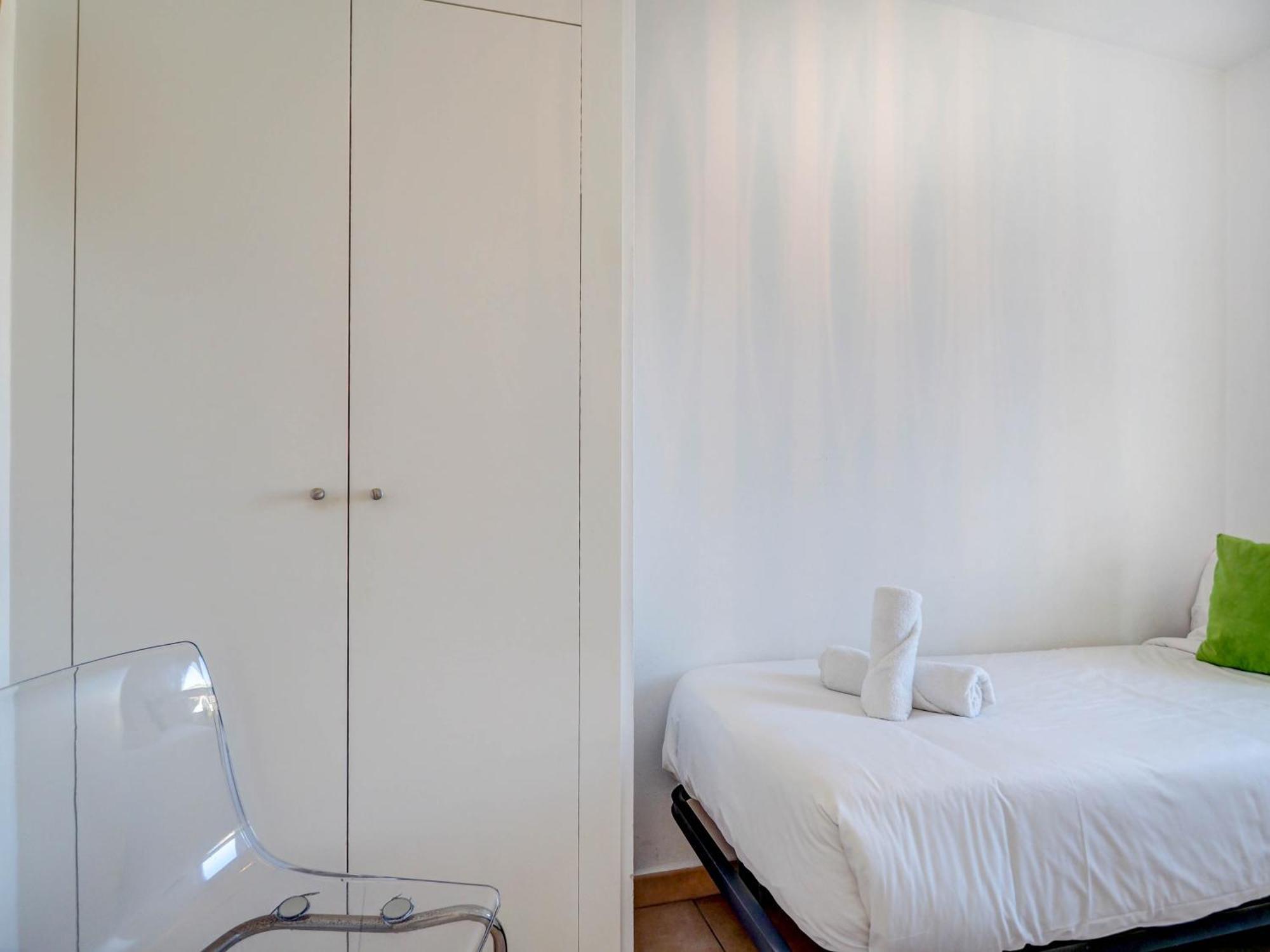 Apartment Balmins White By Hello Homes