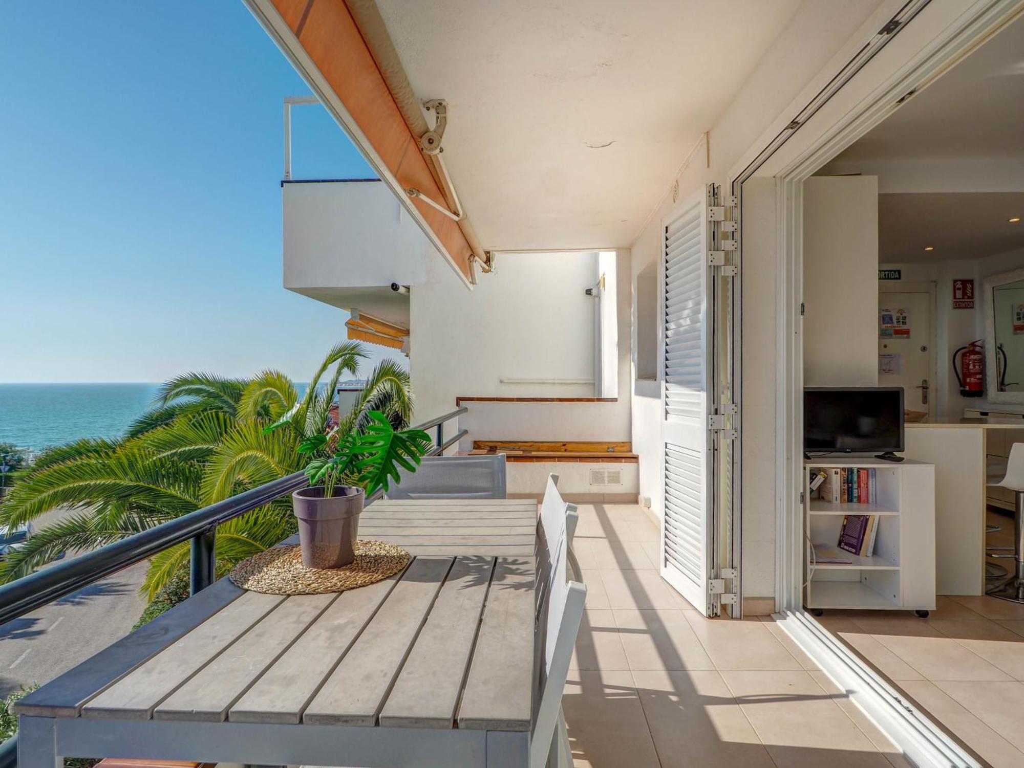 Balmins White By Hello Homes