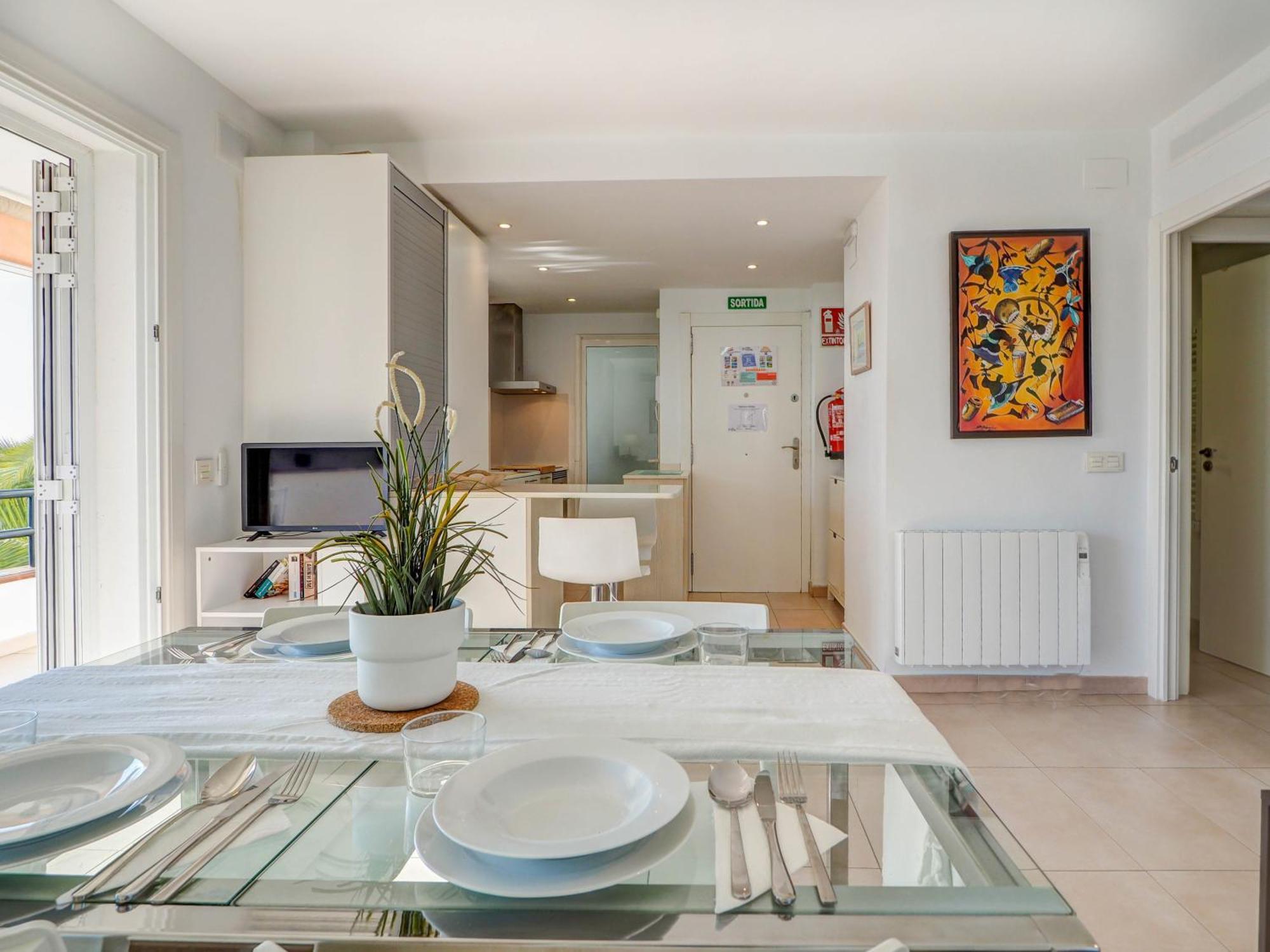 Balmins White By Hello Homes Apartment