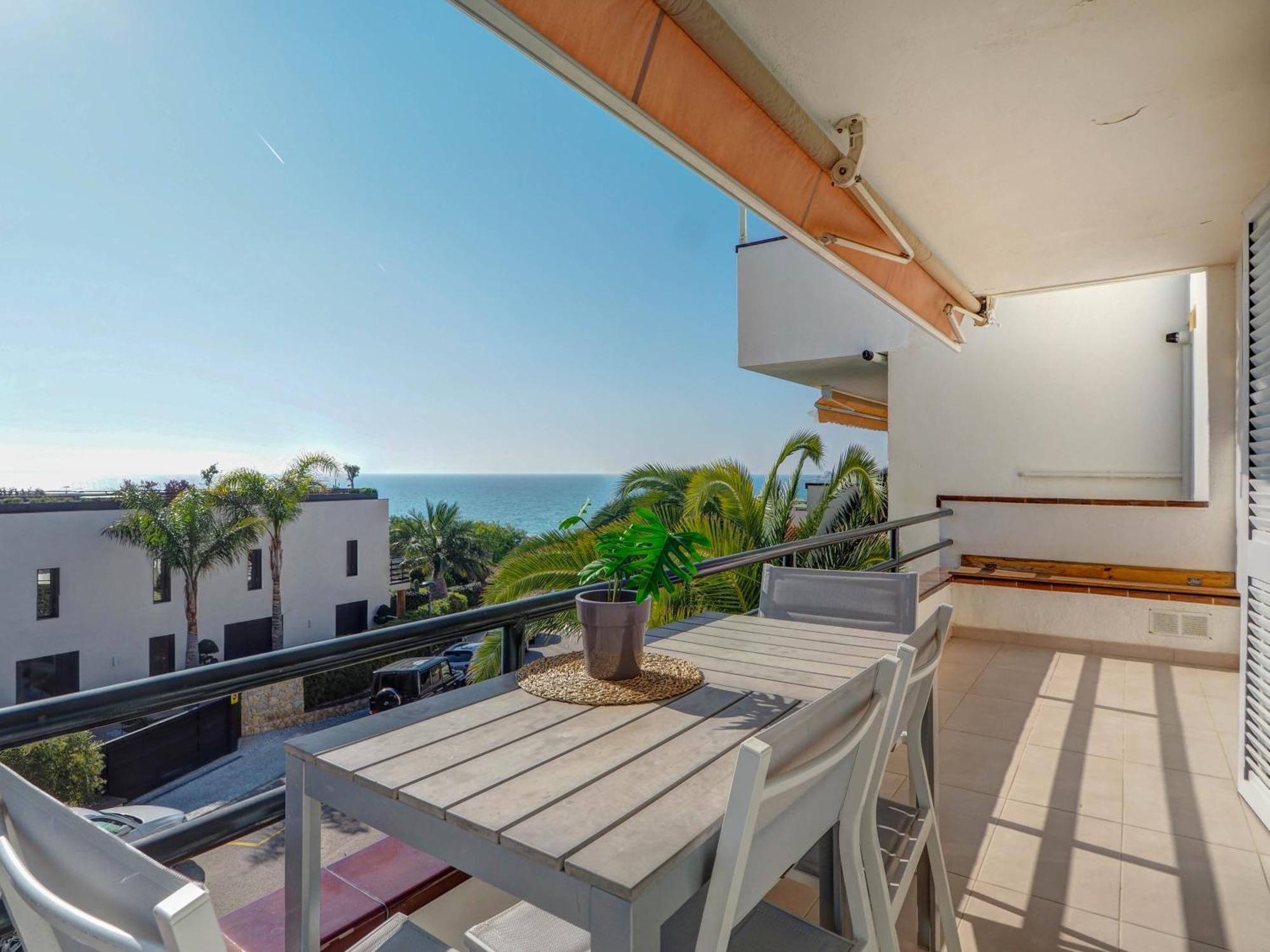 Balmins White By Hello Homes Apartment *