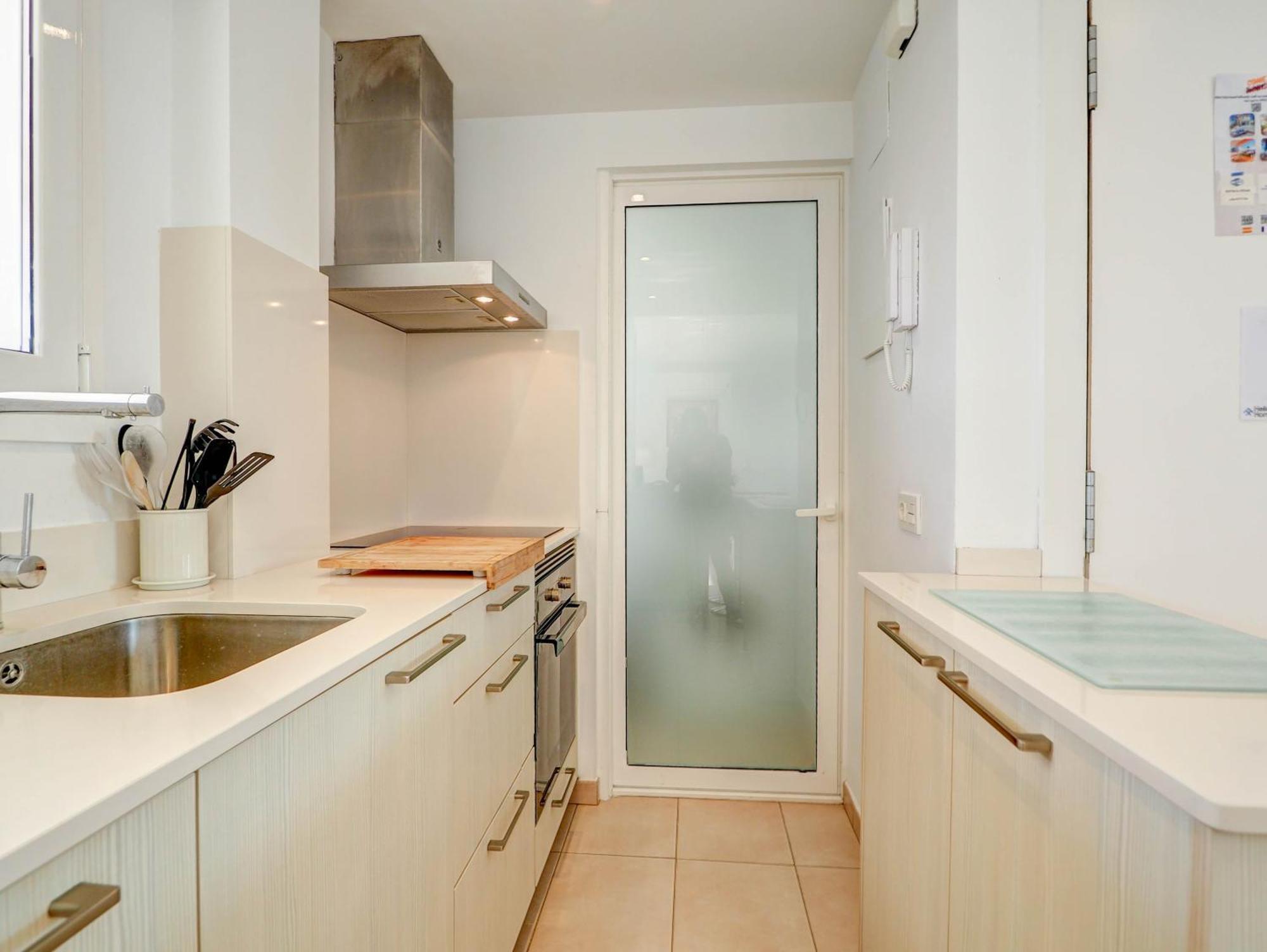 Apartment Balmins White By Hello Homes