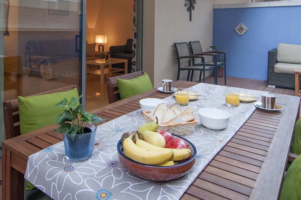 Hola! - By The * Sitges