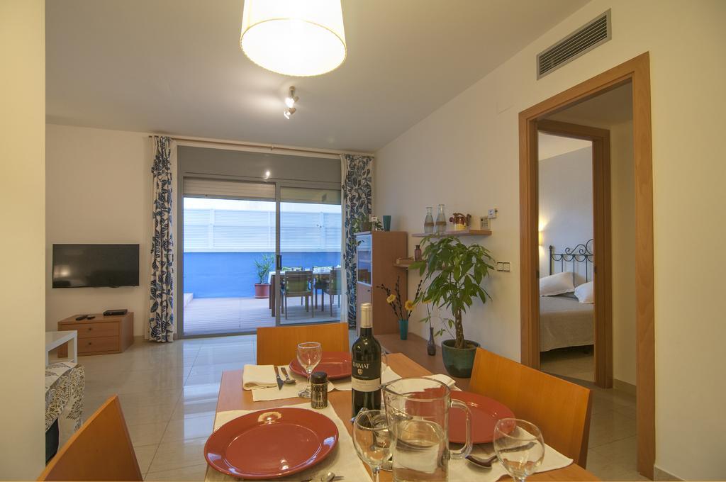 Hola! - By The Appartement *