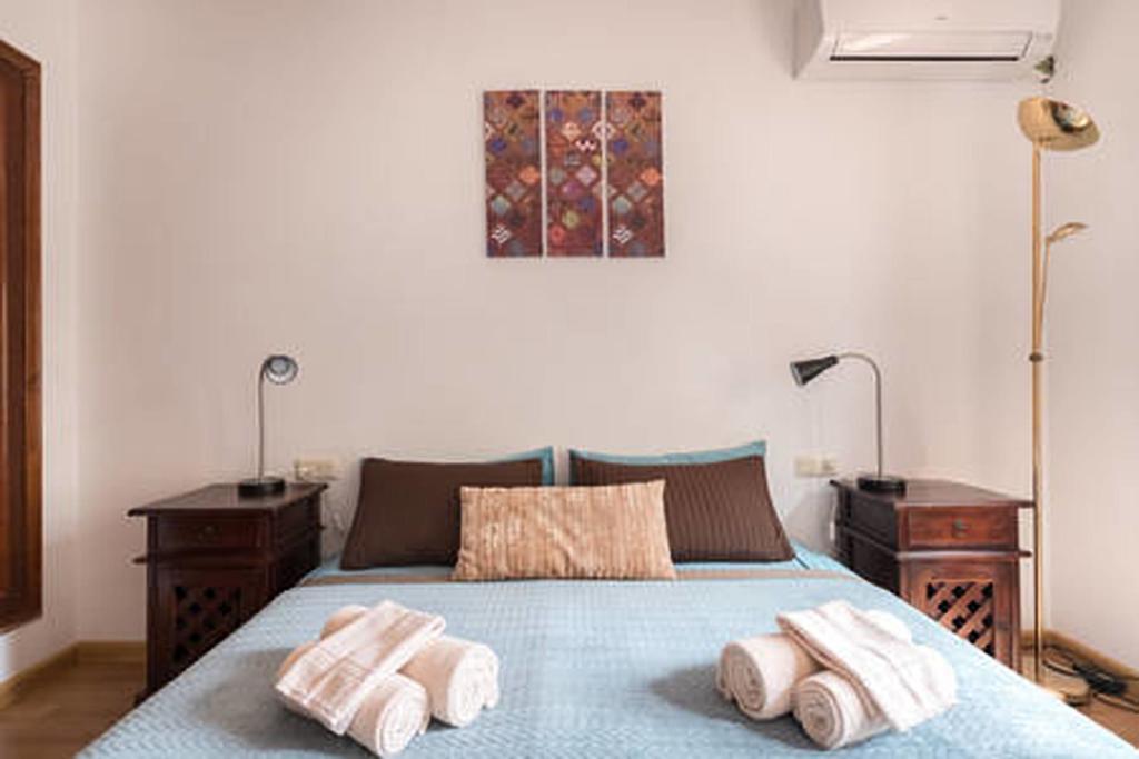 3 Bedroom With Private Garden On Location Centre *