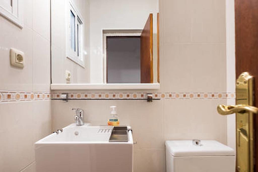 Apartamento 3 Bedroom With Private Garden On Location Centre *