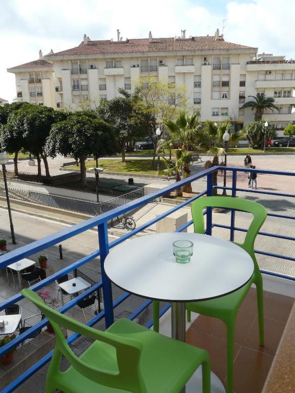 Alexandra Hotel *