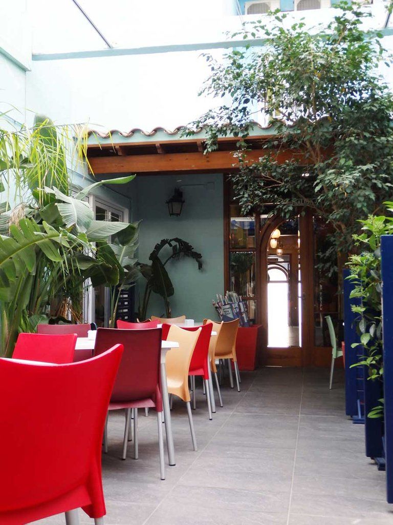 Hotel Parrots 3*