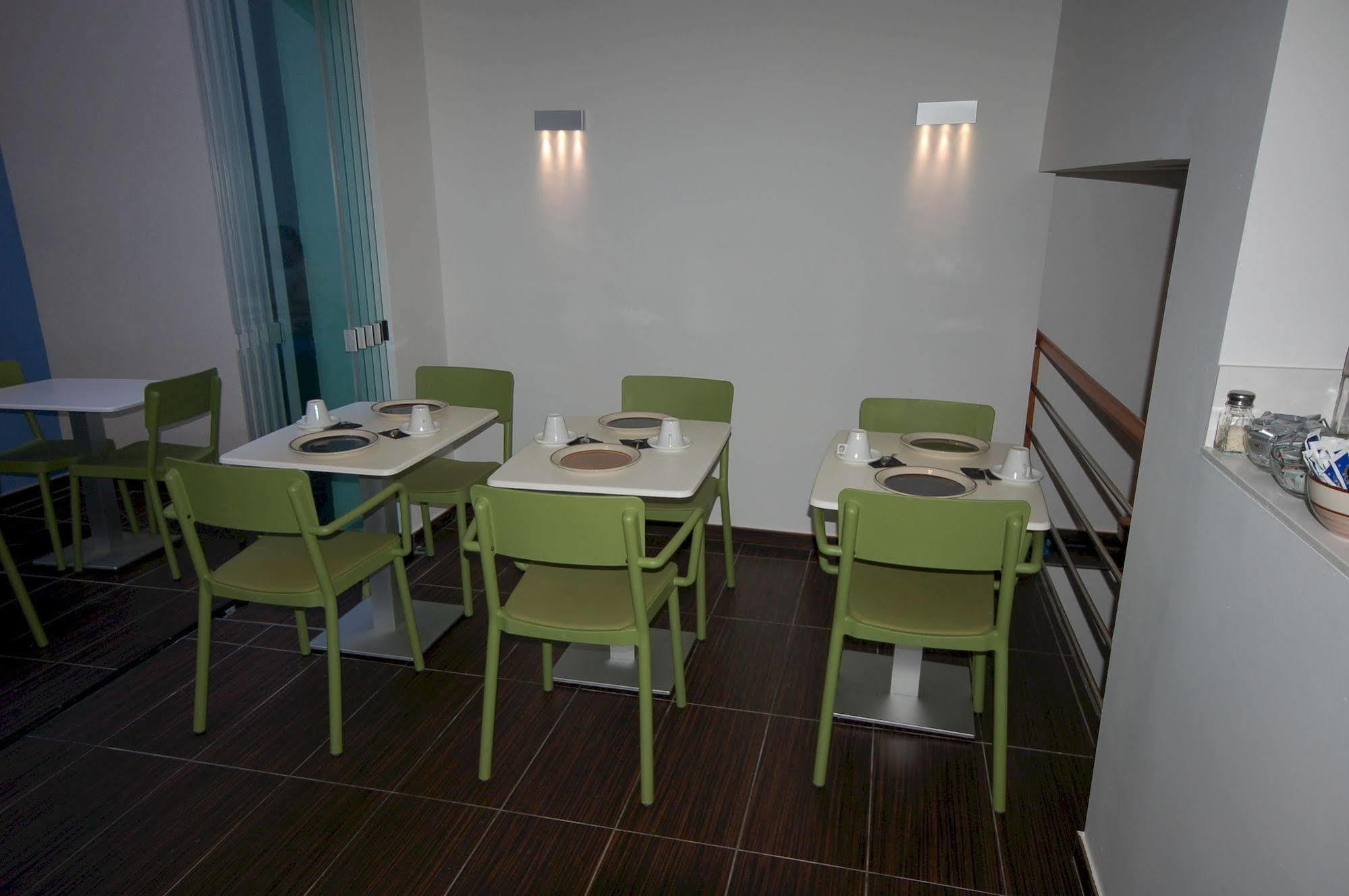 Led Hotel 3*