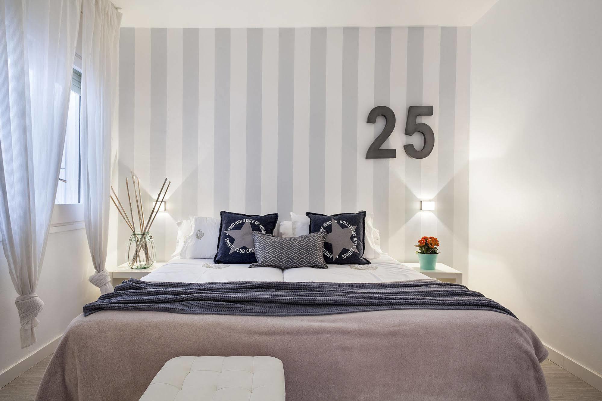 Group Blue&white Apartment