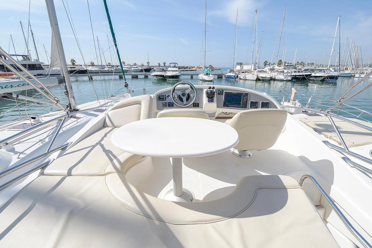 Yate 32 Pies Jeanneau Sitges
